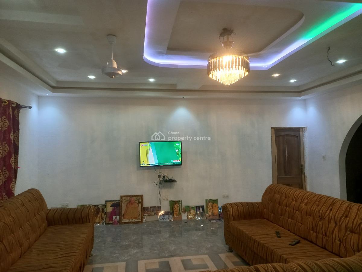 5 Bedrooms, Akyeremadi, on Sofoline/ Kwadaso Agric Road., Kumasi Metropolitan, Ashanti, House for Sale