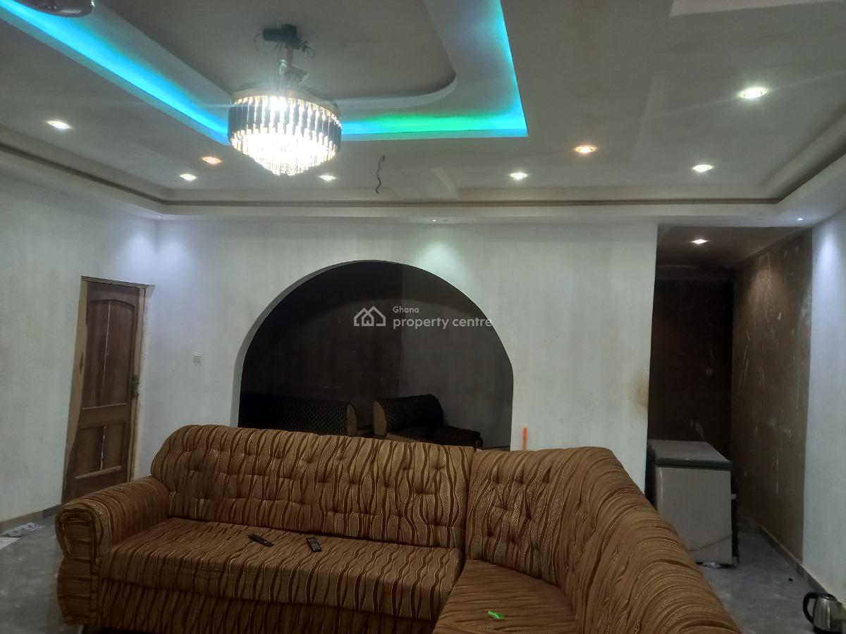 5 Bedrooms, Akyeremadi, on Sofoline/ Kwadaso Agric Road., Kumasi Metropolitan, Ashanti, House for Sale