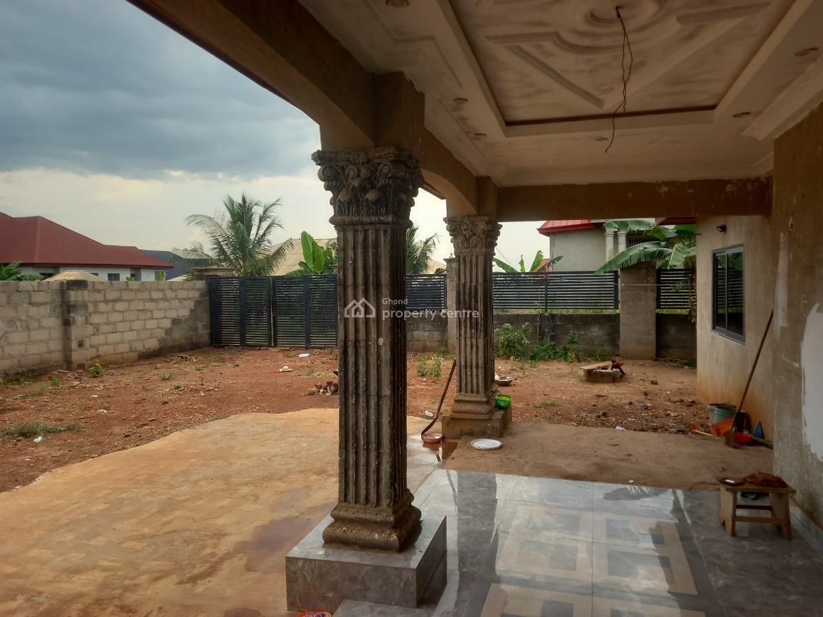 5 Bedrooms, Akyeremadi, on Sofoline/ Kwadaso Agric Road., Kumasi Metropolitan, Ashanti, House for Sale