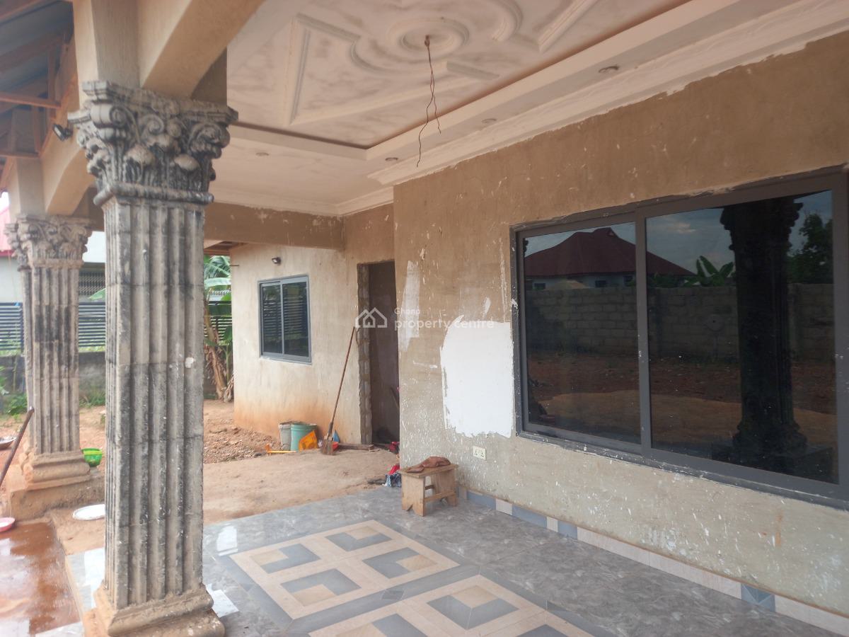 5 Bedrooms, Akyeremadi, on Sofoline/ Kwadaso Agric Road., Kumasi Metropolitan, Ashanti, House for Sale