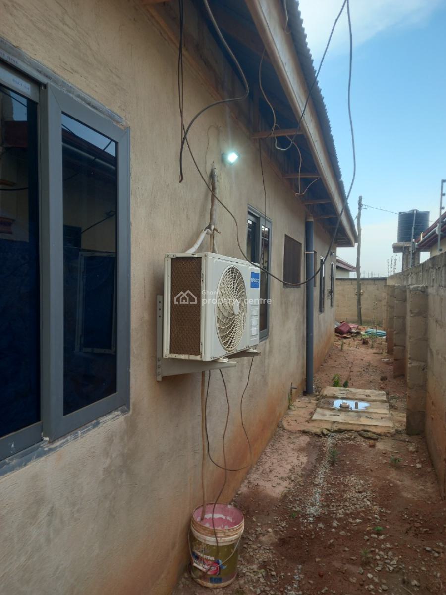 5 Bedrooms, Akyeremadi, on Sofoline/ Kwadaso Agric Road., Kumasi Metropolitan, Ashanti, House for Sale