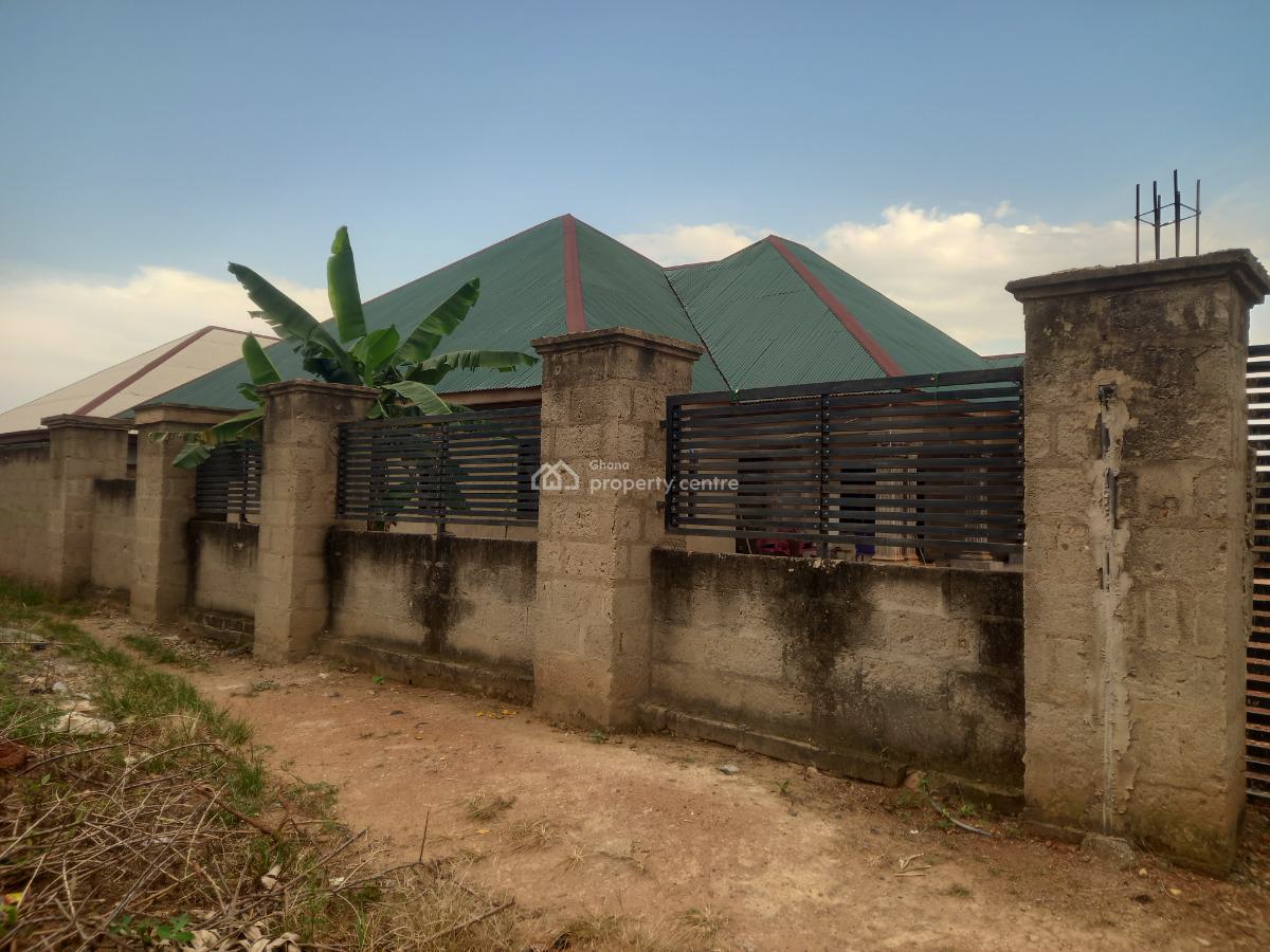 5 Bedrooms, Akyeremadi, on Sofoline/ Kwadaso Agric Road., Kumasi Metropolitan, Ashanti, House for Sale