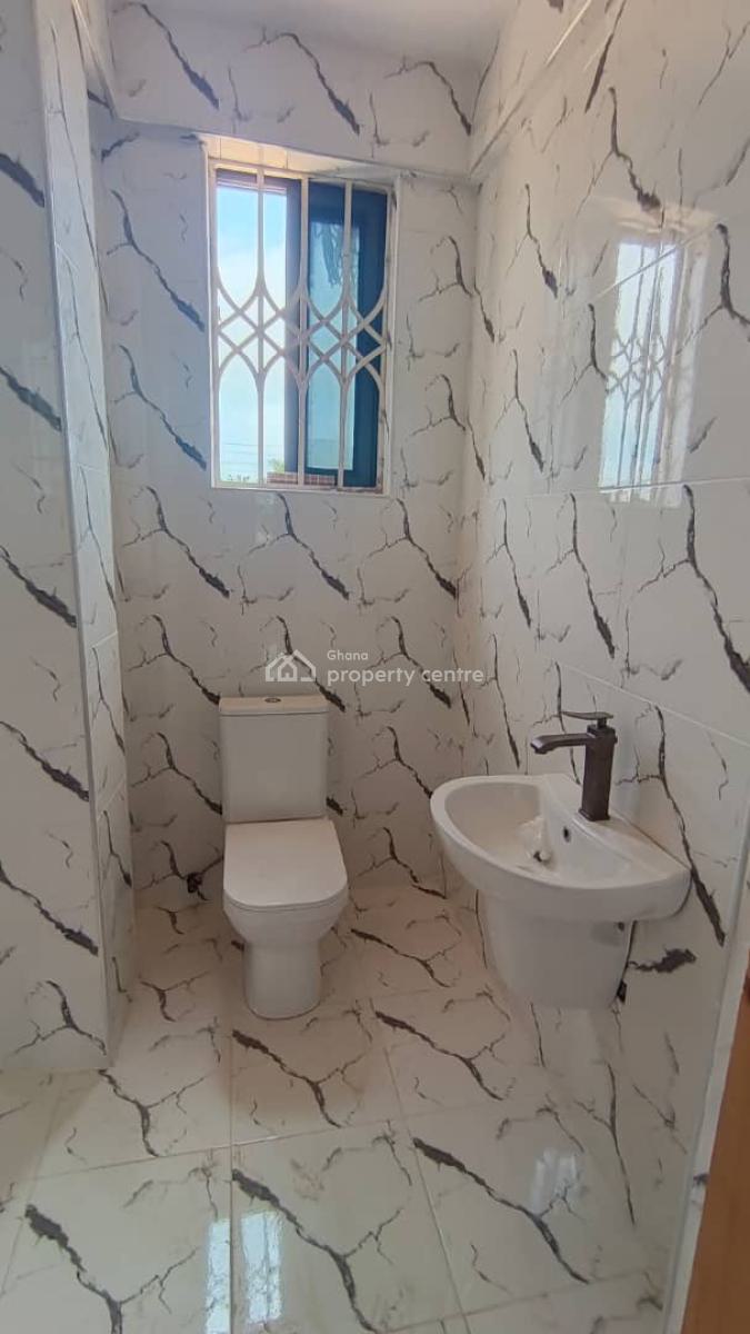 Two Bedroom Self Contain, Rasta Bushroad  Police Statoin, Teshie-nungua Estates, Accra, Mini Flat for Rent