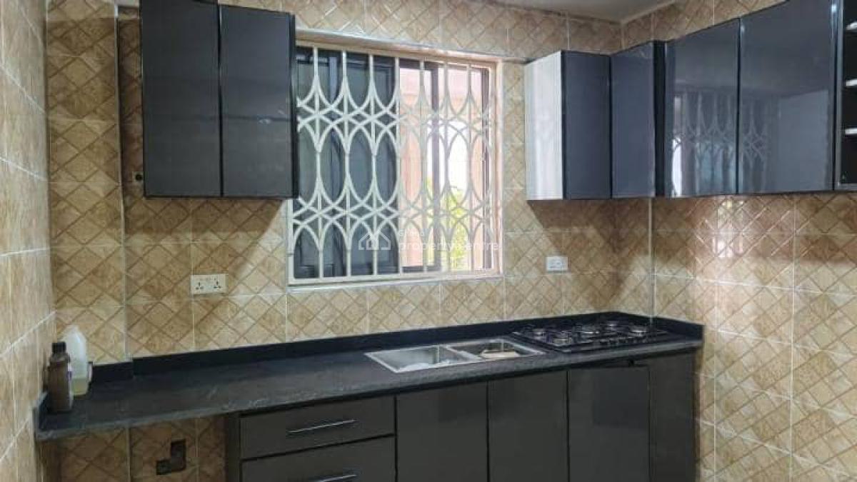 Two Bedroom Self Contain, Rasta Bushroad  Police Statoin, Teshie-nungua Estates, Accra, Mini Flat for Rent