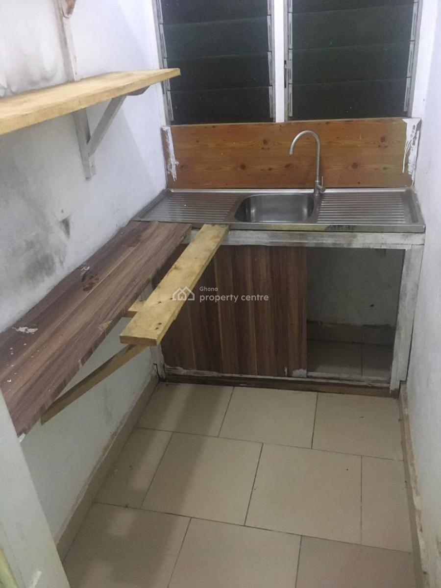 Nice Single Room Self Contained, La Polyclinic, South Shiashie, Accra, Single Room Self Contained for Rent