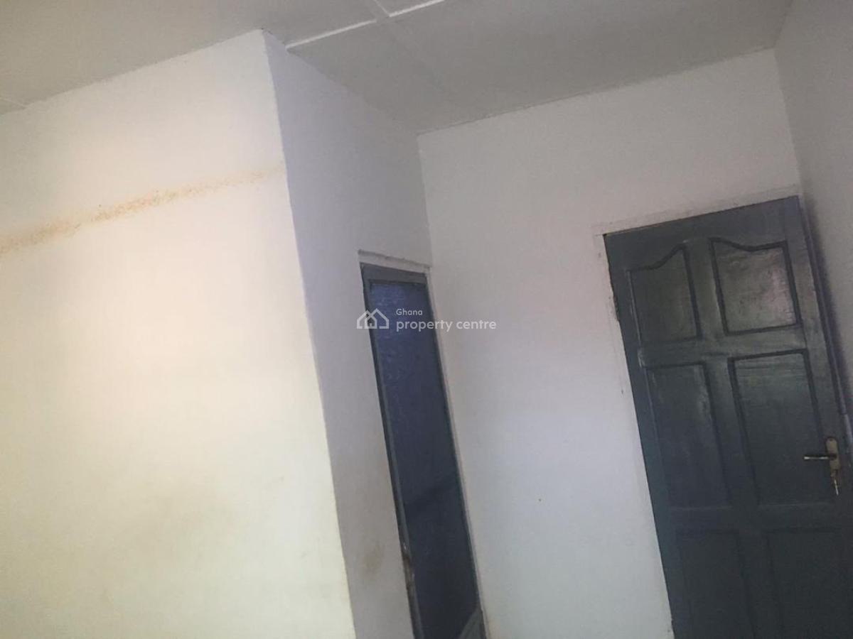 Nice Single Room Self Contained, La Polyclinic, South Shiashie, Accra, Single Room Self Contained for Rent