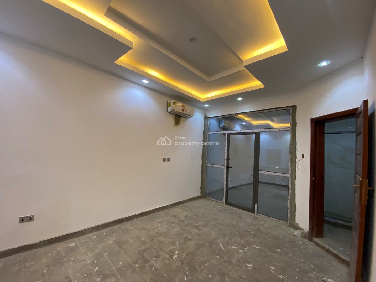 2 Bedrooms House School Junction, School Junction, East Legon Hills, East Legon, Accra, Semi-detached Duplex for Sale