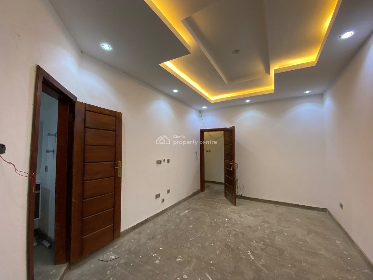 2 Bedrooms House School Junction, School Junction, East Legon Hills, East Legon, Accra, Semi-detached Duplex for Sale