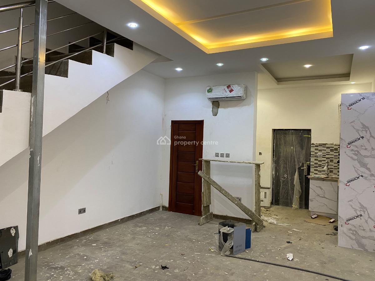 2 Bedrooms House School Junction, School Junction, East Legon Hills, East Legon, Accra, Semi-detached Duplex for Sale