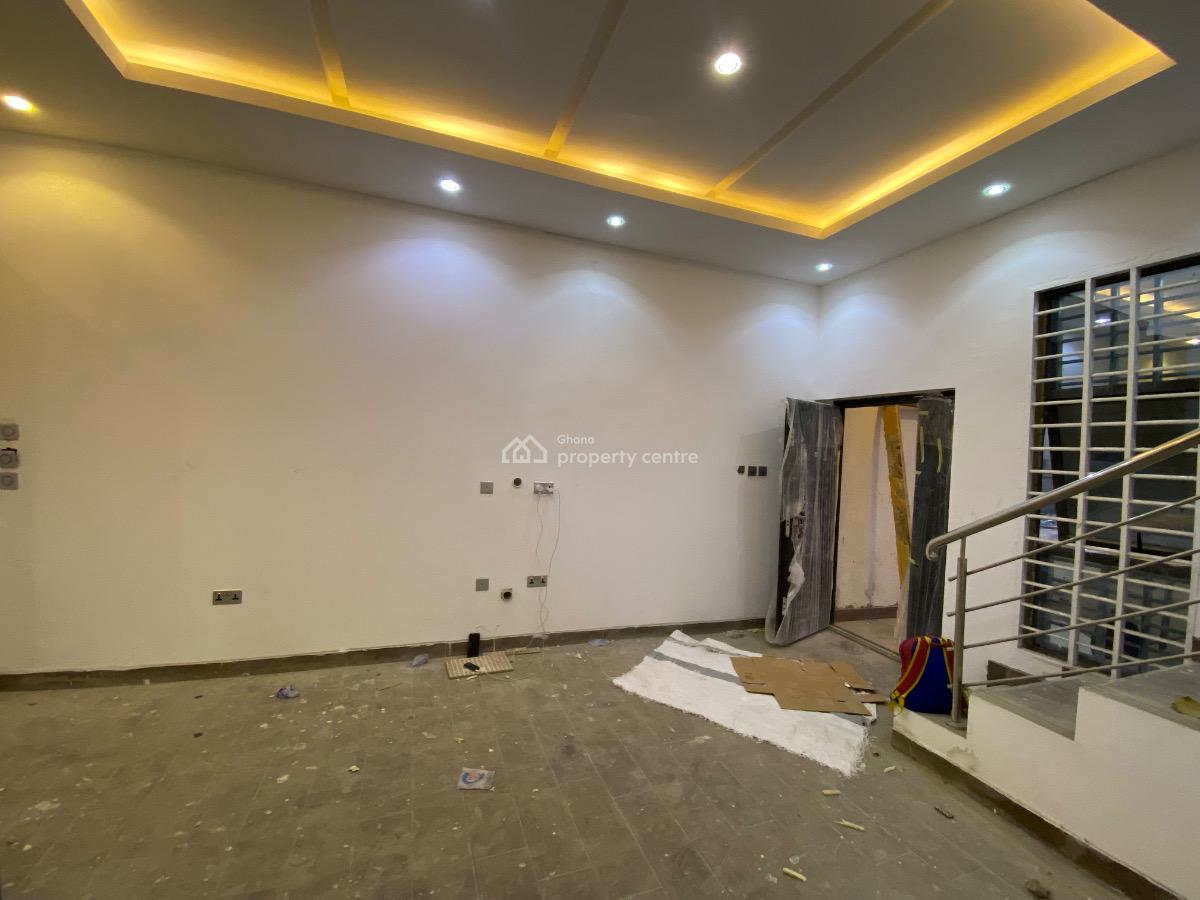 2 Bedrooms House School Junction, School Junction, East Legon Hills, East Legon, Accra, Semi-detached Duplex for Sale