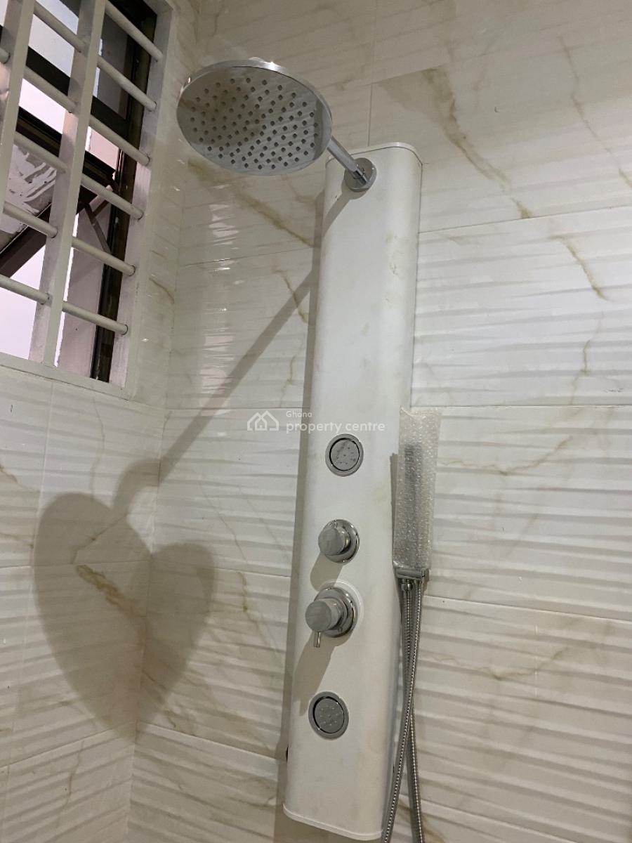 2 Bedrooms House School Junction, School Junction, East Legon Hills, East Legon, Accra, Semi-detached Duplex for Sale