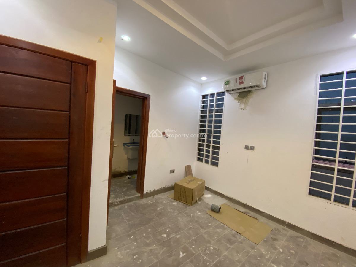 2 Bedrooms House School Junction, School Junction, East Legon Hills, East Legon, Accra, Semi-detached Duplex for Sale