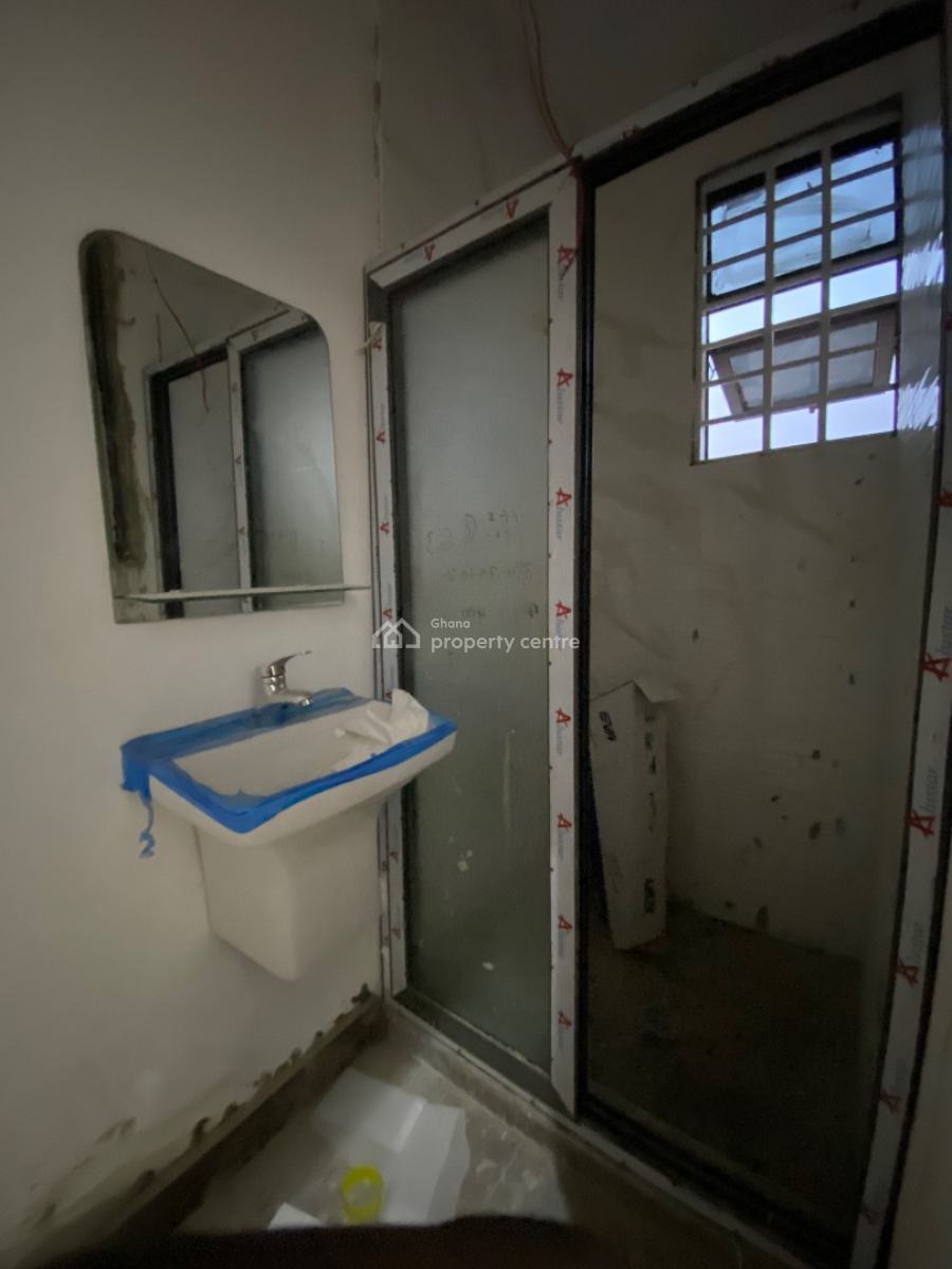 2 Bedrooms House School Junction, School Junction, East Legon Hills, East Legon, Accra, Semi-detached Duplex for Sale