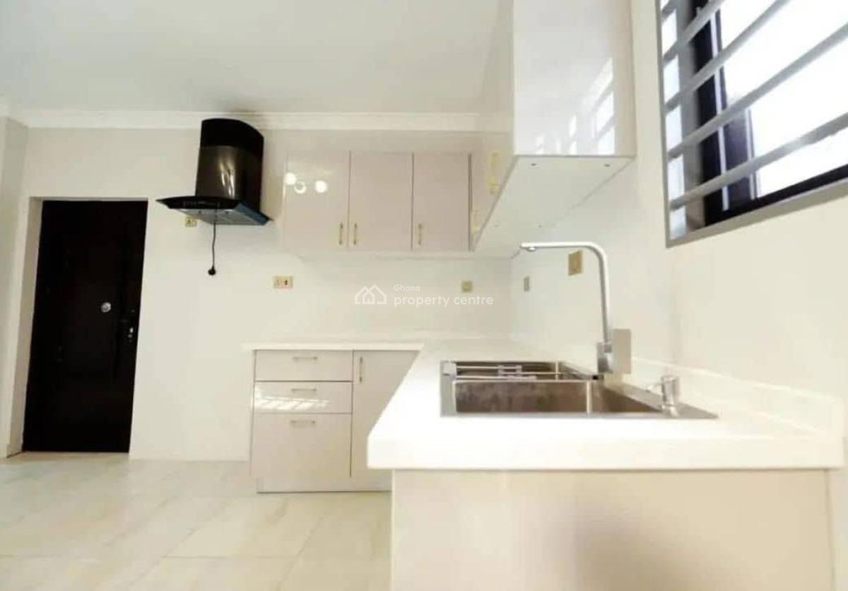 Executive 2-bedroom, North Legon, Accra, Townhouse for Rent