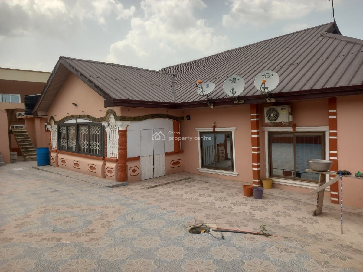 5 Bedrooms, Buoho, on Kronum Afrancho Road., Kumasi Metropolitan, Ashanti, House for Sale