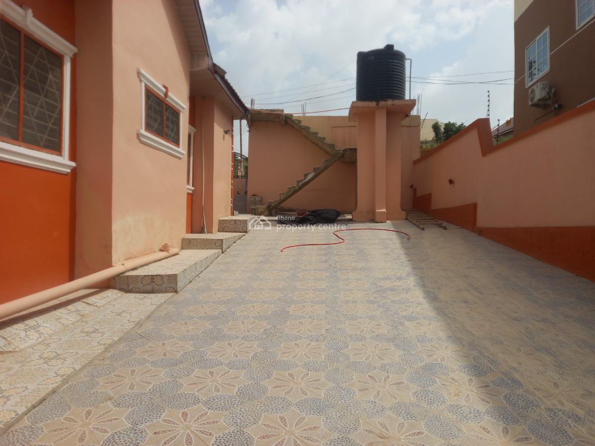 5 Bedrooms, Buoho, on Kronum Afrancho Road., Kumasi Metropolitan, Ashanti, House for Sale