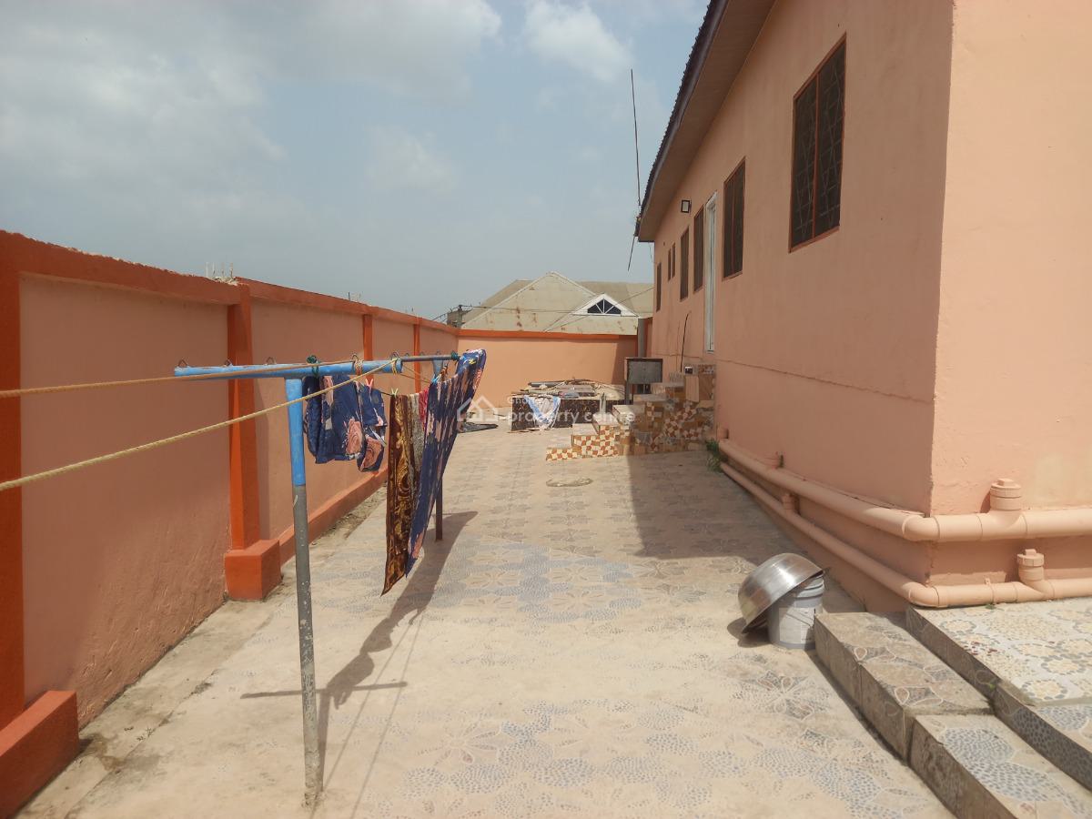 5 Bedrooms, Buoho, on Kronum Afrancho Road., Kumasi Metropolitan, Ashanti, House for Sale
