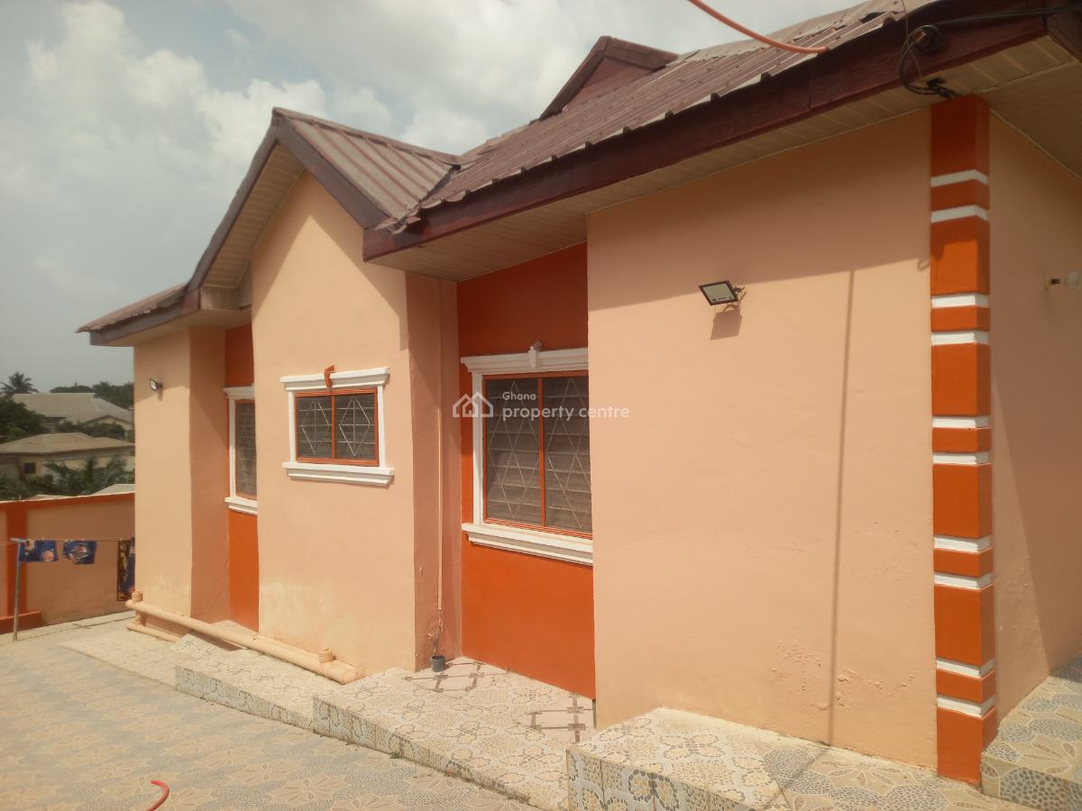 5 Bedrooms, Buoho, on Kronum Afrancho Road., Kumasi Metropolitan, Ashanti, House for Sale