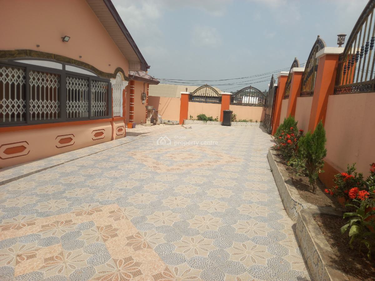 5 Bedrooms, Buoho, on Kronum Afrancho Road., Kumasi Metropolitan, Ashanti, House for Sale