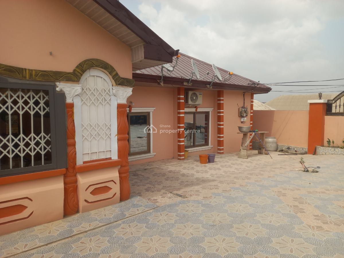 5 Bedrooms, Buoho, on Kronum Afrancho Road., Kumasi Metropolitan, Ashanti, House for Sale