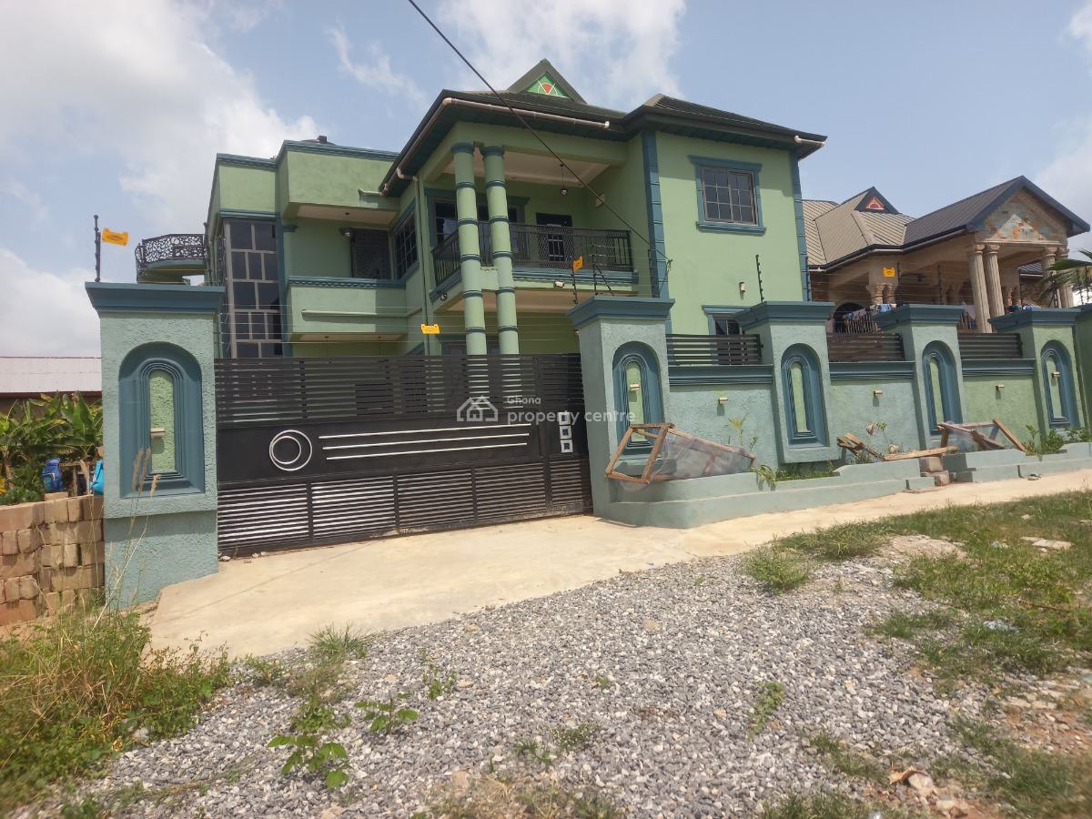 6 Bedrooms, Kenyasi Abrem. Buokrom Road., Kumasi Metropolitan, Ashanti, House for Sale
