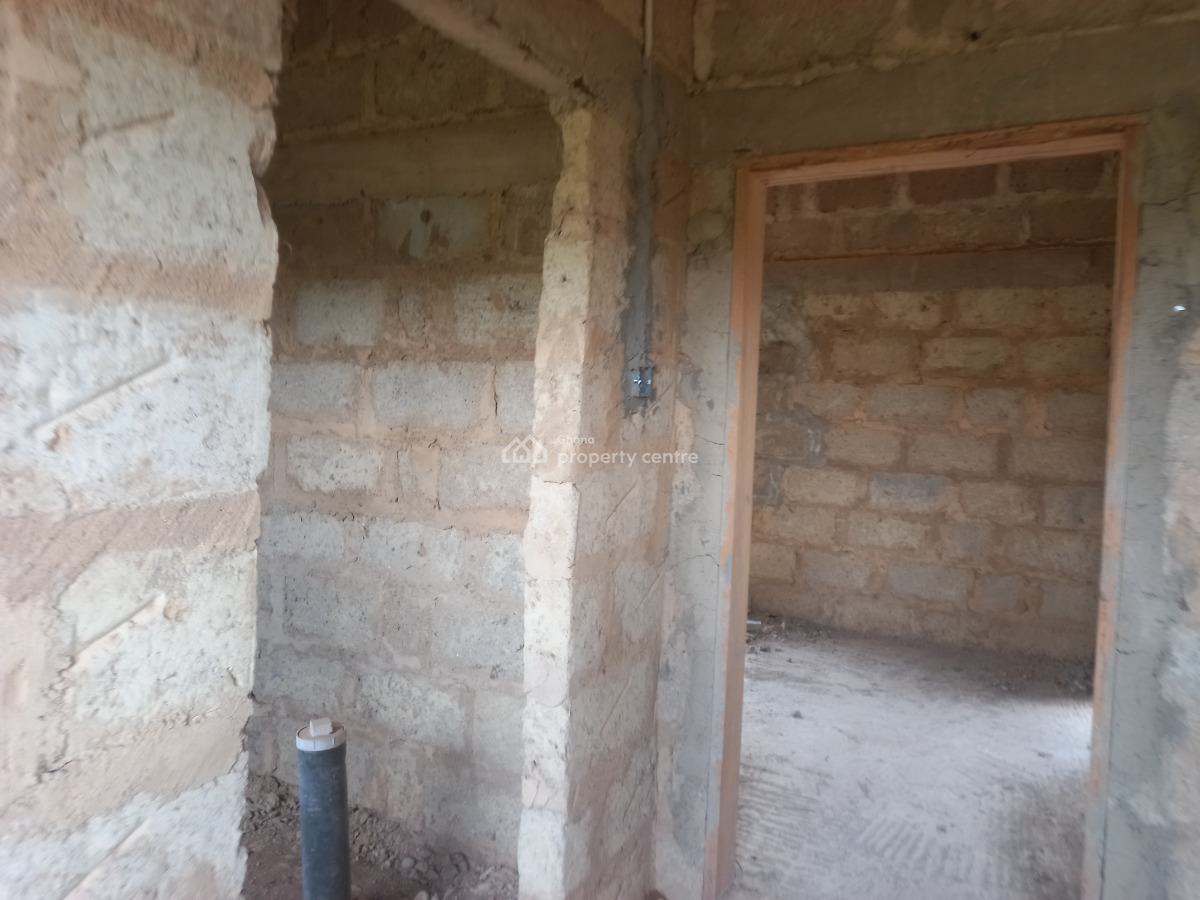 5 Bedrooms, Krobo, on Kenyasi Abrem Road., Kwabre, Ashanti, House for Sale