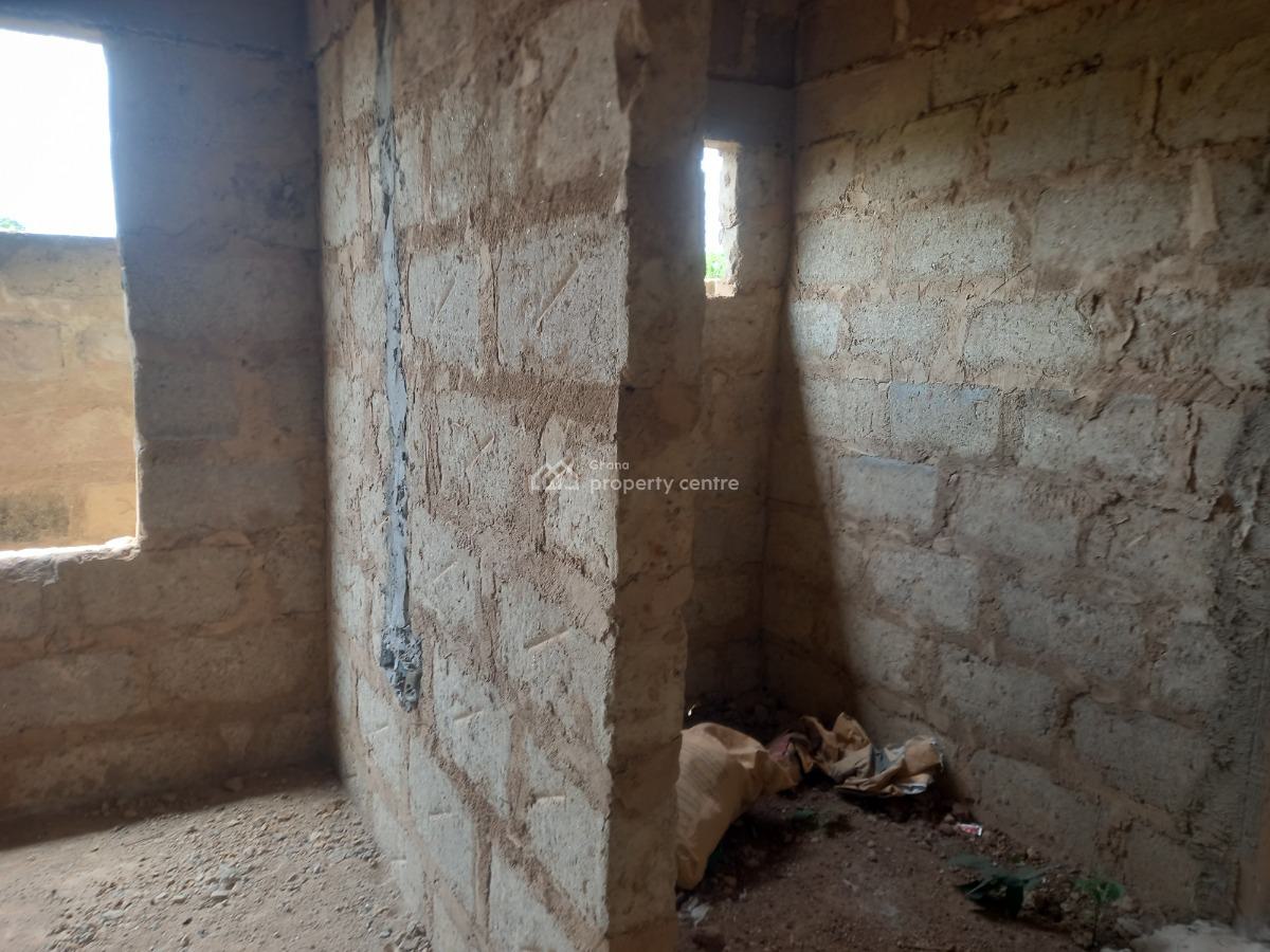 5 Bedrooms, Krobo, on Kenyasi Abrem Road., Kwabre, Ashanti, House for Sale