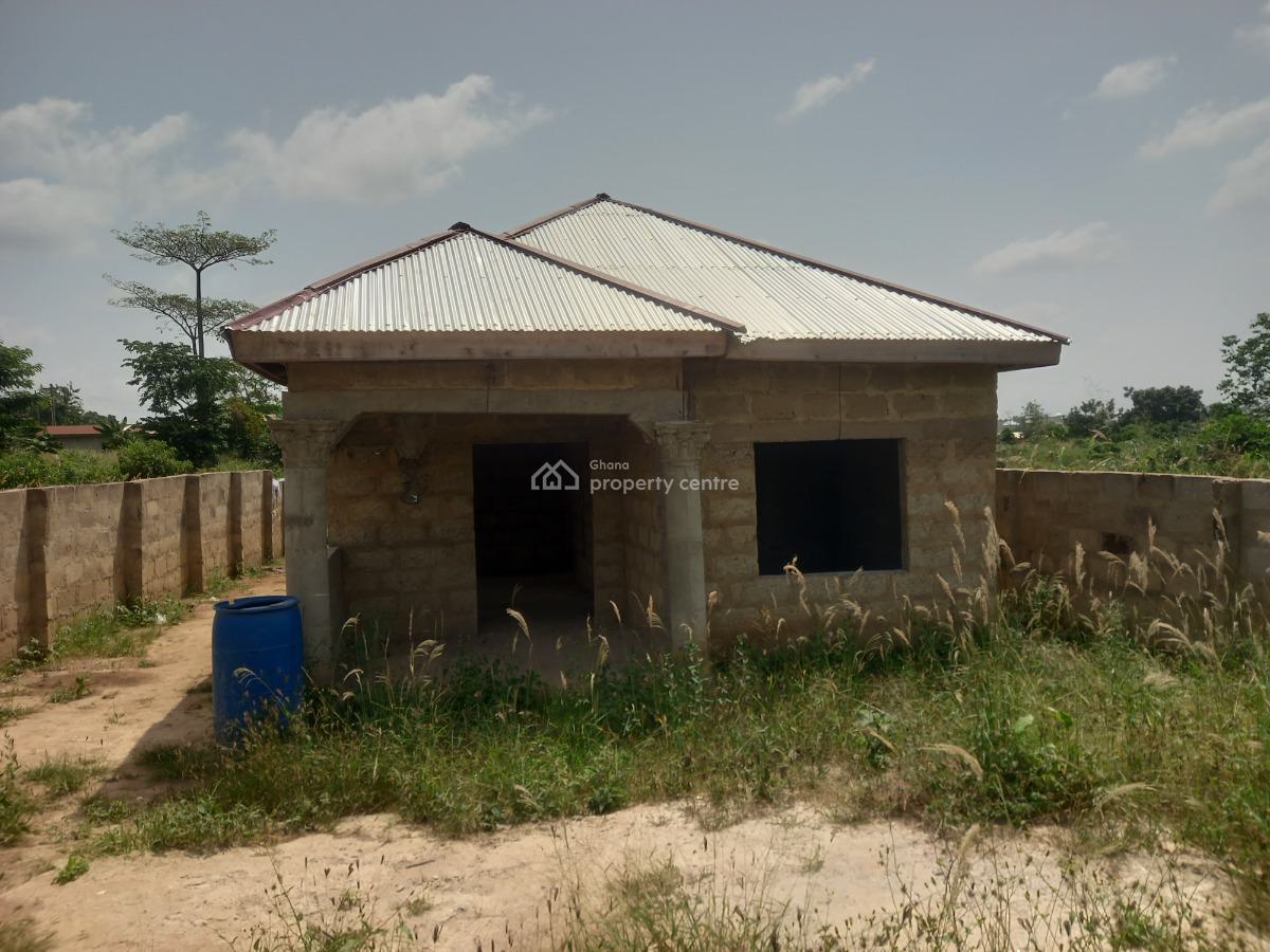 5 Bedrooms, Krobo, on Kenyasi Abrem Road., Kwabre, Ashanti, House for Sale