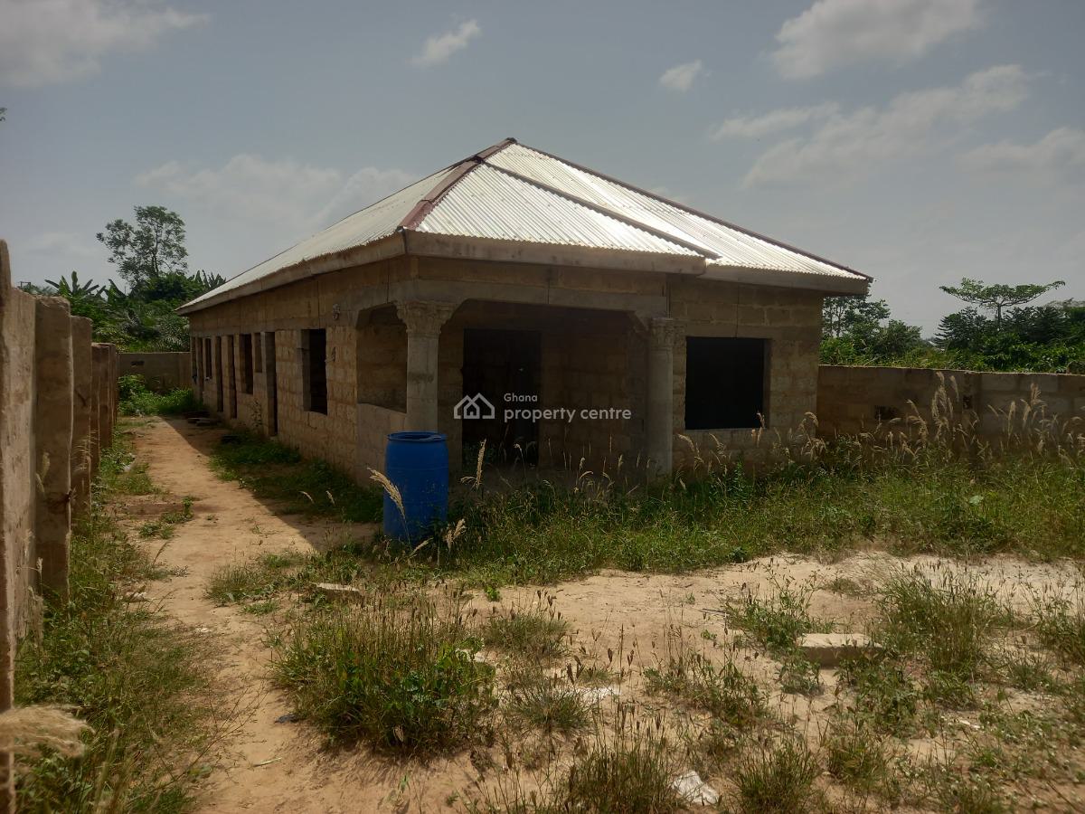 5 Bedrooms, Krobo, on Kenyasi Abrem Road., Kwabre, Ashanti, House for Sale