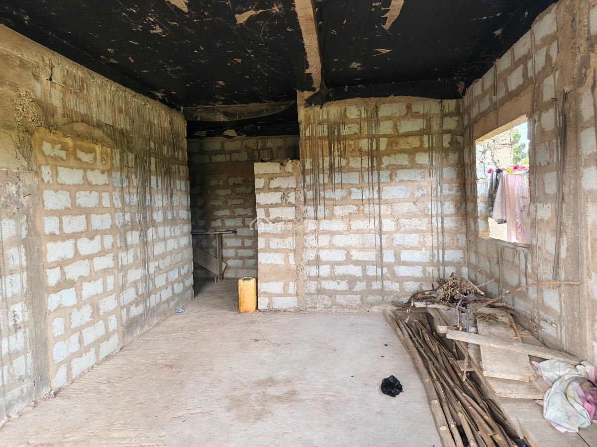 Uncompleted Building, Oyibi, Accra, House for Sale