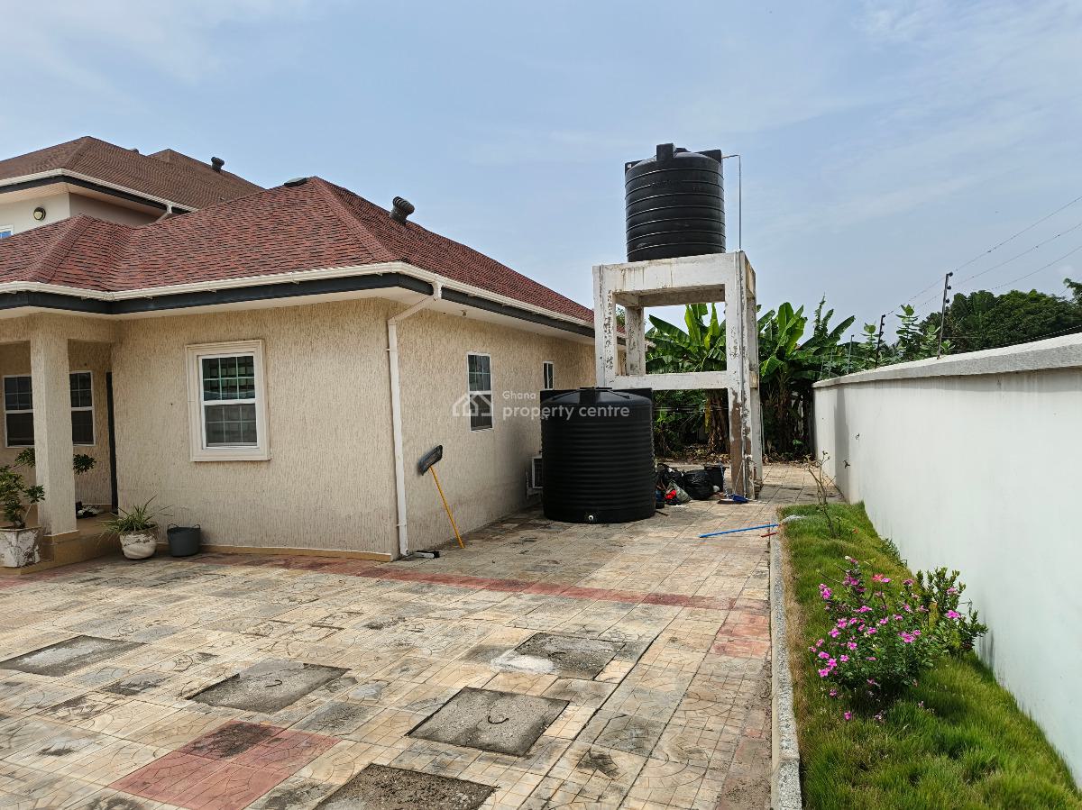 Luxury 4bedrooms with 2rooms Boys Quarters in Teshiebushroad, Teshiebusroad, Labadi-aborm, Accra, House for Sale