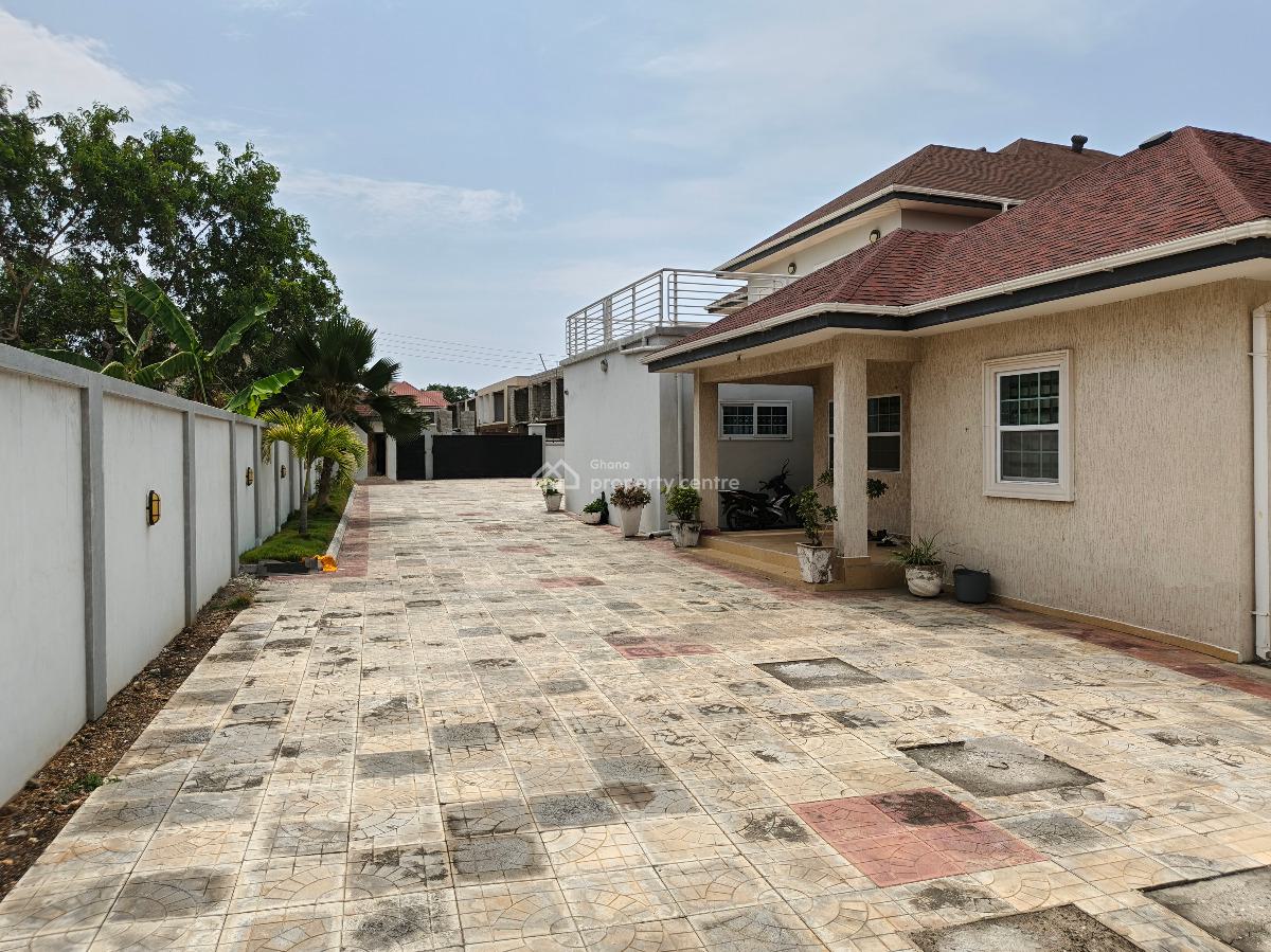 Luxury 4bedrooms with 2rooms Boys Quarters in Teshiebushroad, Teshiebusroad, Labadi-aborm, Accra, House for Sale