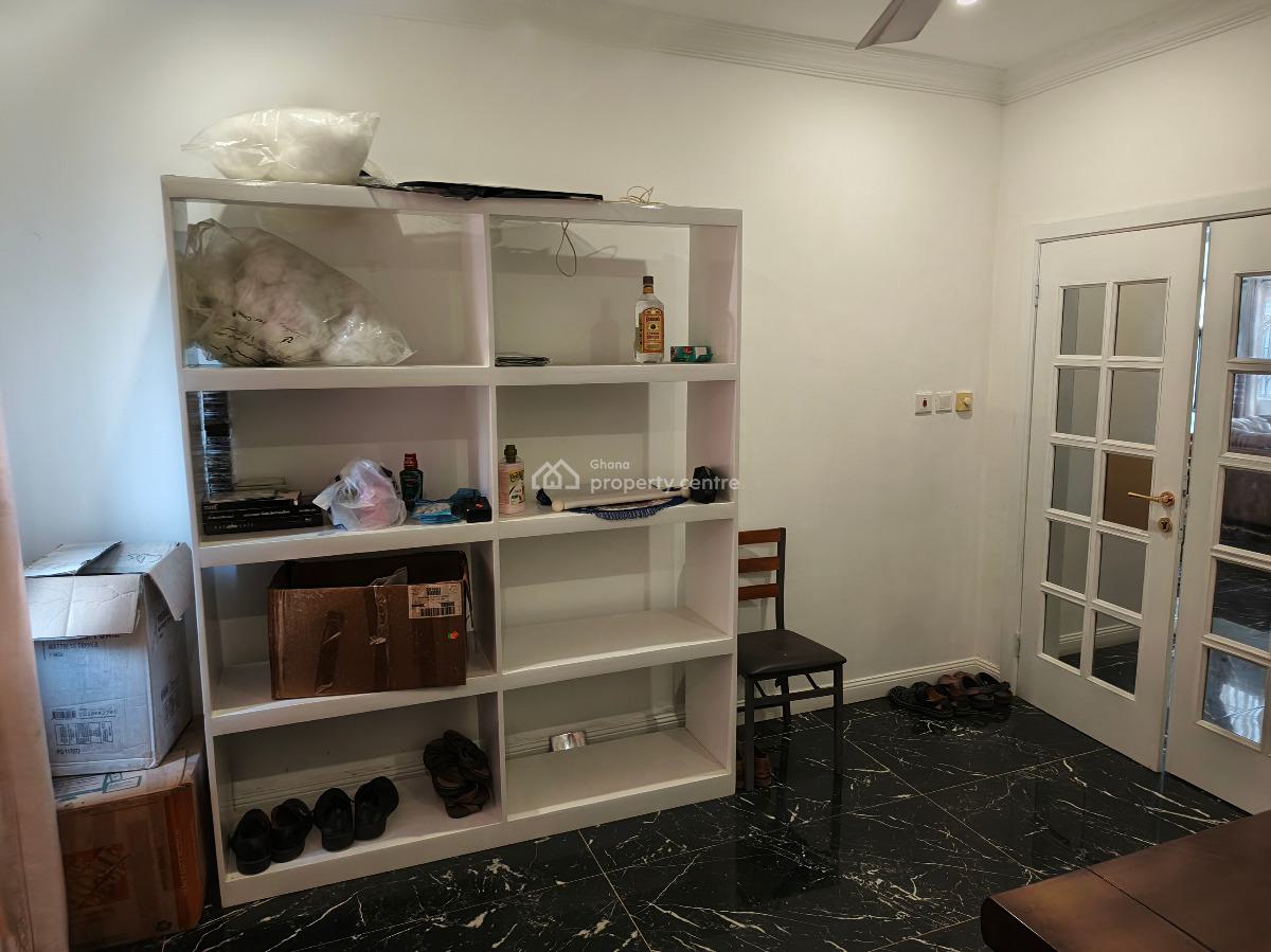 Luxury 4bedrooms with 2rooms Boys Quarters in Teshiebushroad, Teshiebusroad, Labadi-aborm, Accra, House for Sale