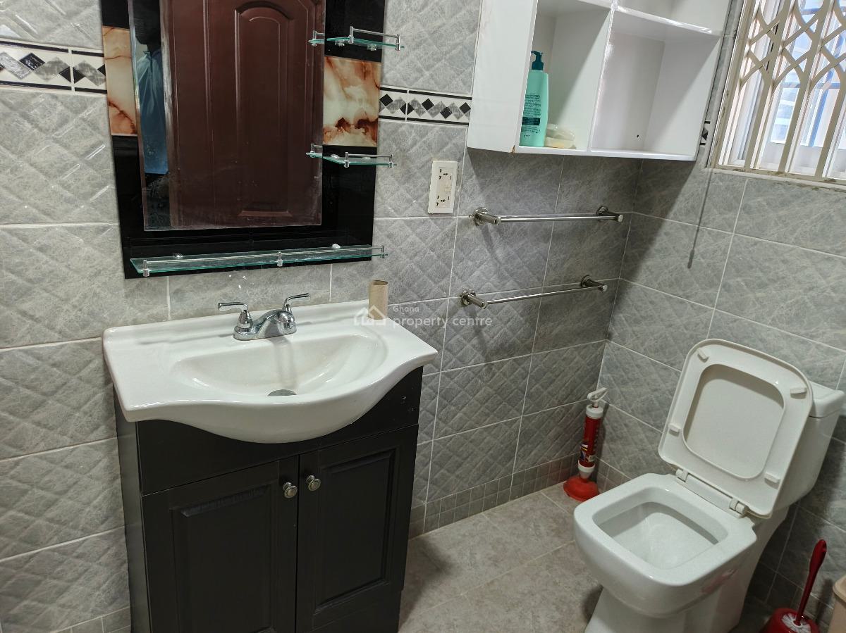 Luxury 4bedrooms with 2rooms Boys Quarters in Teshiebushroad, Teshiebusroad, Labadi-aborm, Accra, House for Sale