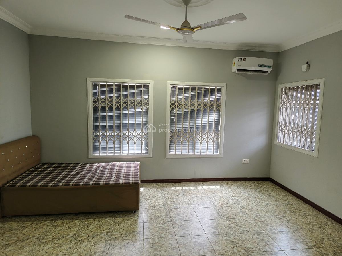 Luxury 4bedrooms with 2rooms Boys Quarters in Teshiebushroad, Teshiebusroad, Labadi-aborm, Accra, House for Sale
