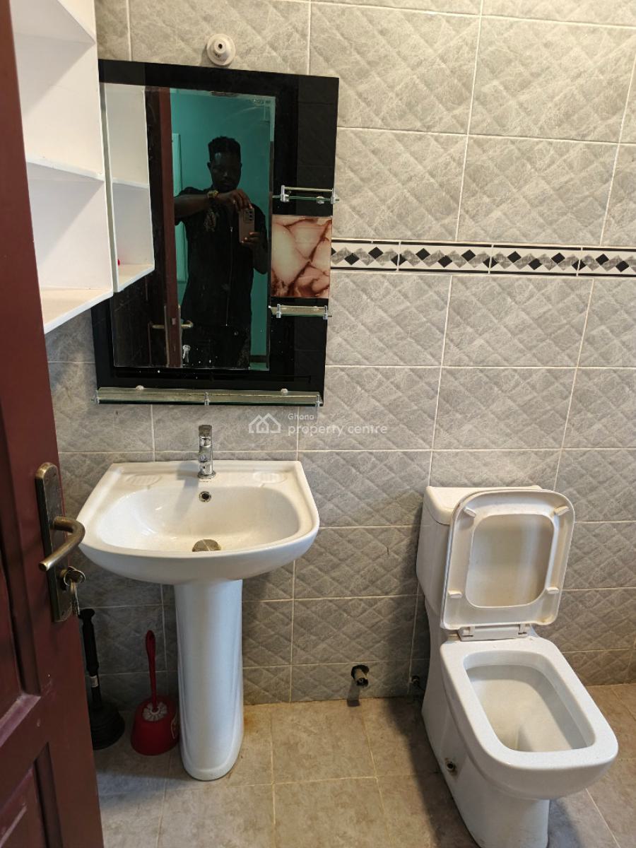 Luxury 4 Bedrooms with 2rooms Boys Quarters, Teshiebusroad, Accra Metropolitan, Accra, House for Sale