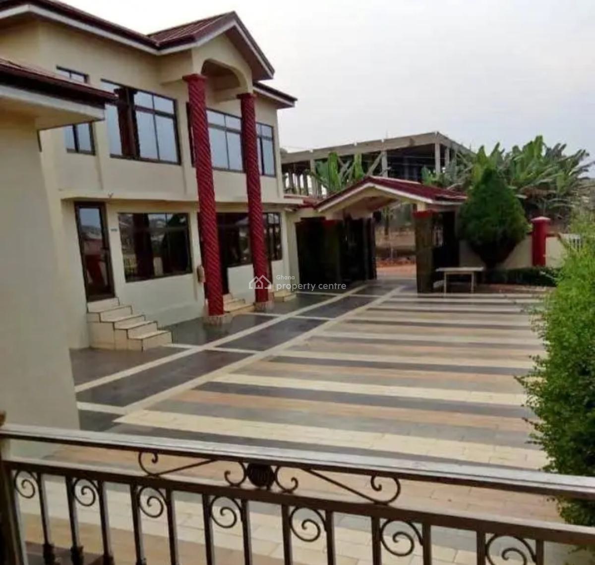 Hotel.    ( Operational), Santasi Apire, Kumasi Metropolitan, Ashanti, Hotel / Guest House for Sale