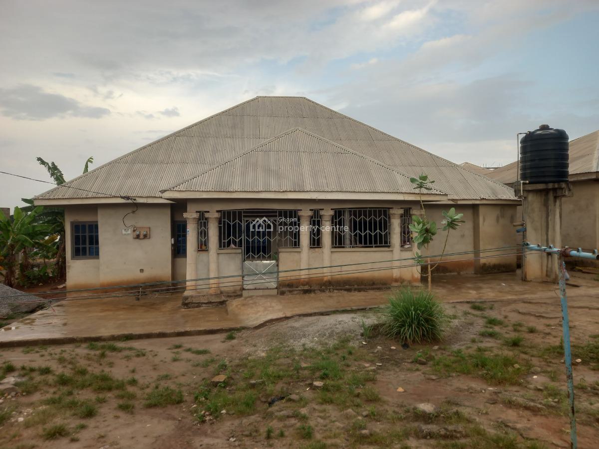 5 Bedrooms, Agyaako Buoho, Near Atimatim, Kronum Afrancho., Kumasi Metropolitan, Ashanti, House for Sale