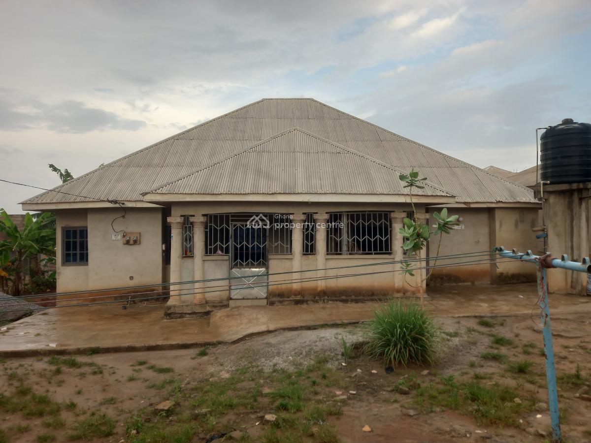 5 Bedrooms, Agyaako Buoho, Near Atimatim, Kronum Afrancho., Kumasi Metropolitan, Ashanti, House for Sale