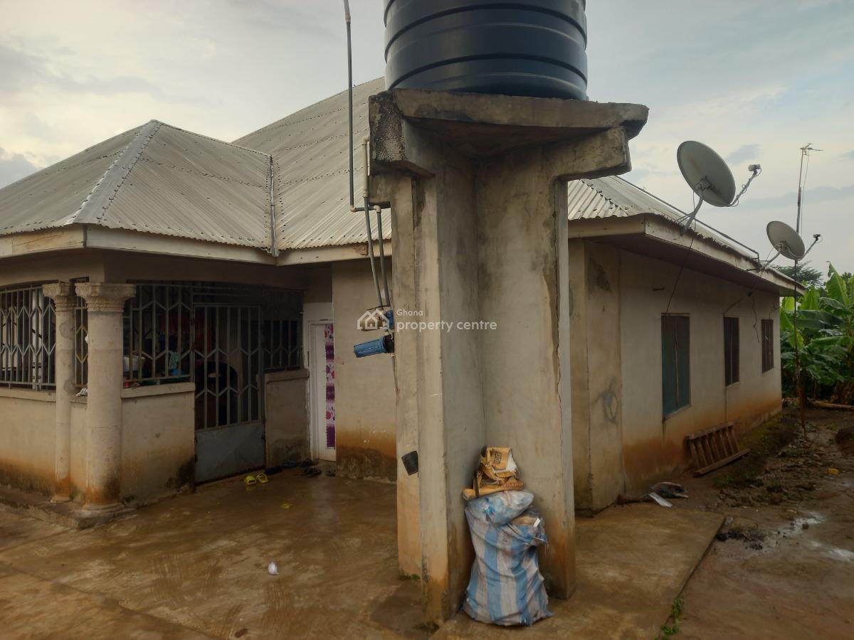 5 Bedrooms, Agyaako Buoho, Near Atimatim, Kronum Afrancho., Kumasi Metropolitan, Ashanti, House for Sale