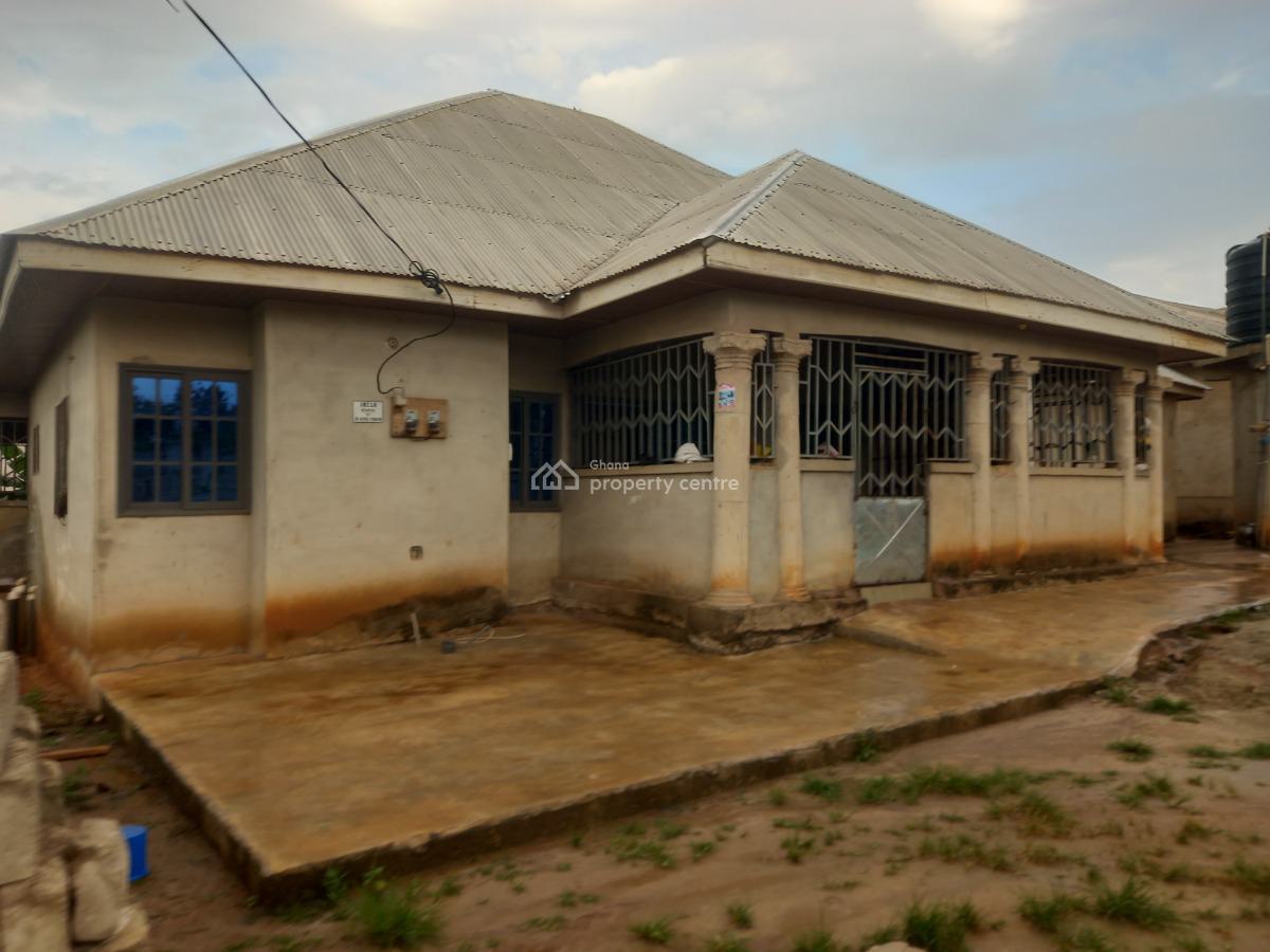 5 Bedrooms, Agyaako Buoho, Near Atimatim, Kronum Afrancho., Kumasi Metropolitan, Ashanti, House for Sale