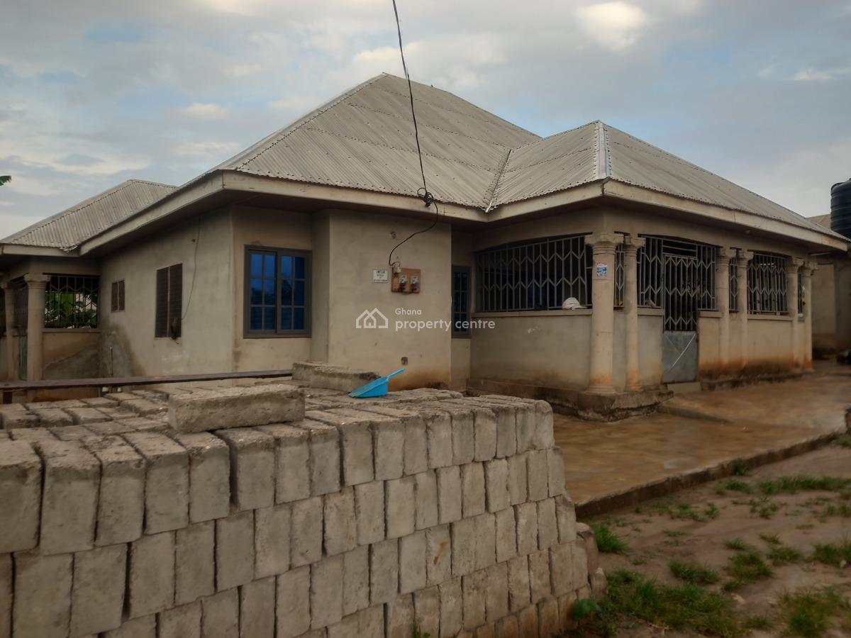 5 Bedrooms, Agyaako Buoho, Near Atimatim, Kronum Afrancho., Kumasi Metropolitan, Ashanti, House for Sale