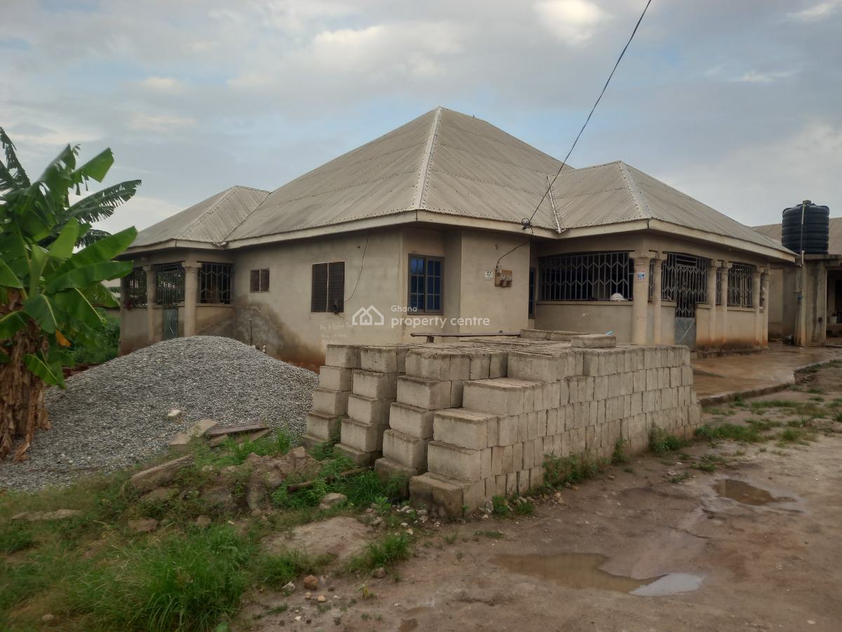 5 Bedrooms, Agyaako Buoho, Near Atimatim, Kronum Afrancho., Kumasi Metropolitan, Ashanti, House for Sale