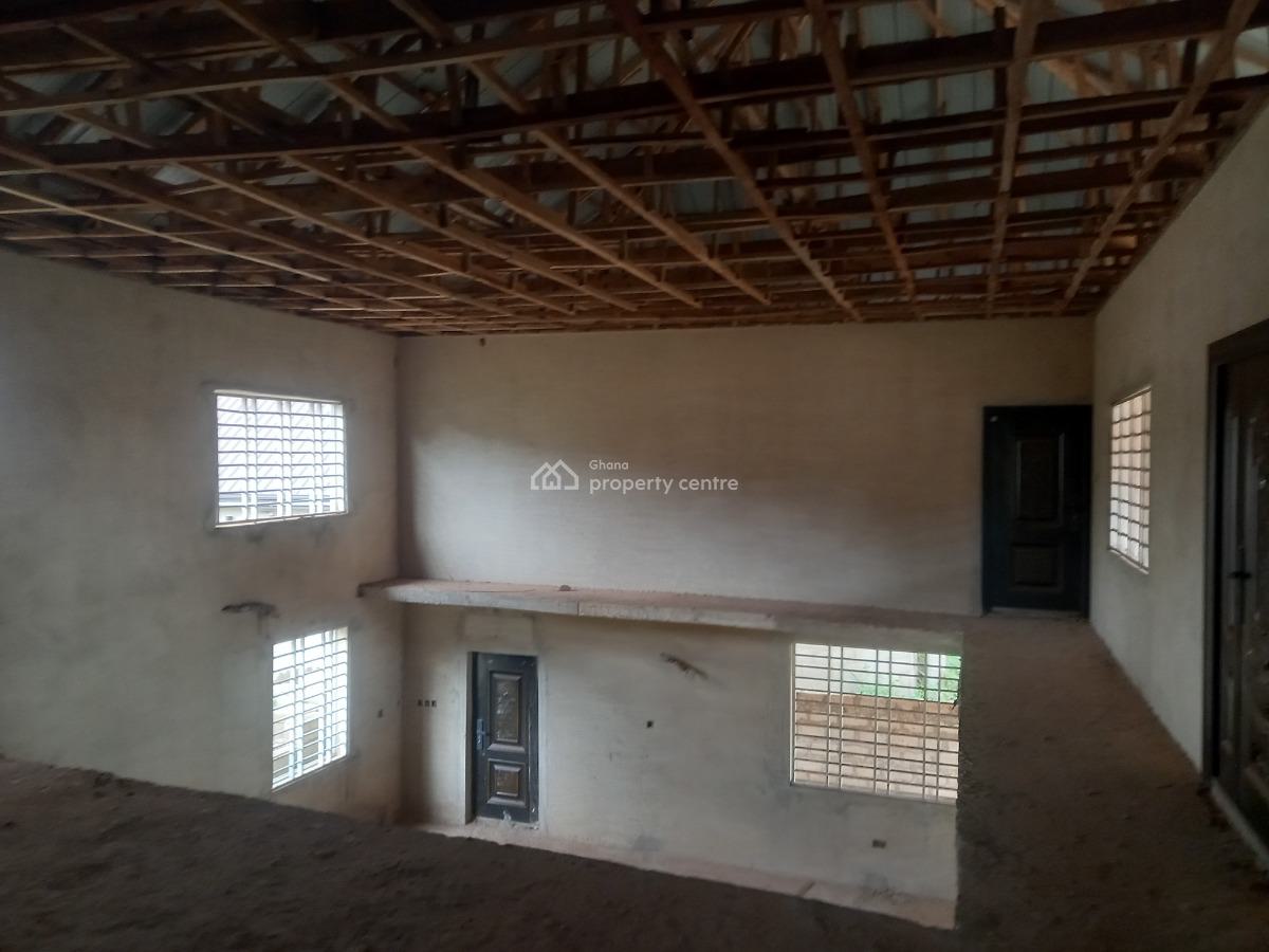 6 Bedrooms, Agyaako Buoho, Near Atimatim, Kronum Afrancho., Kumasi Metropolitan, Ashanti, House for Sale