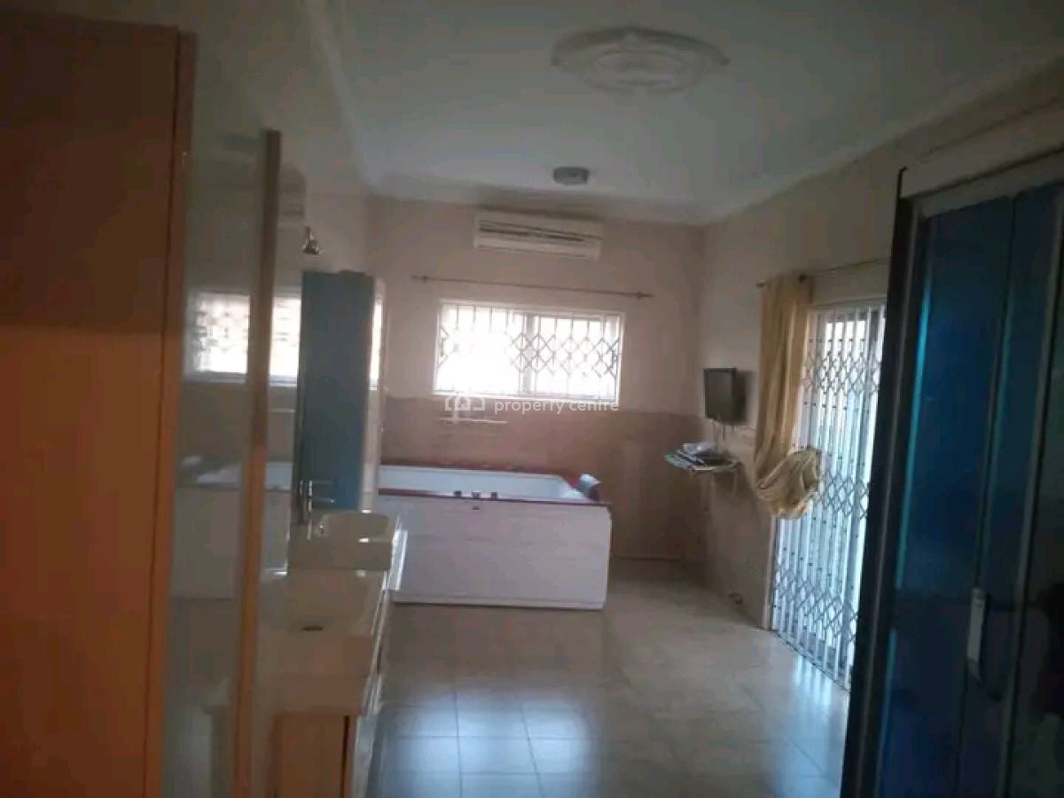 a Renovated 5-bedroom House @ East Airport, East Airport, Airport Residential Area, Accra, House for Sale