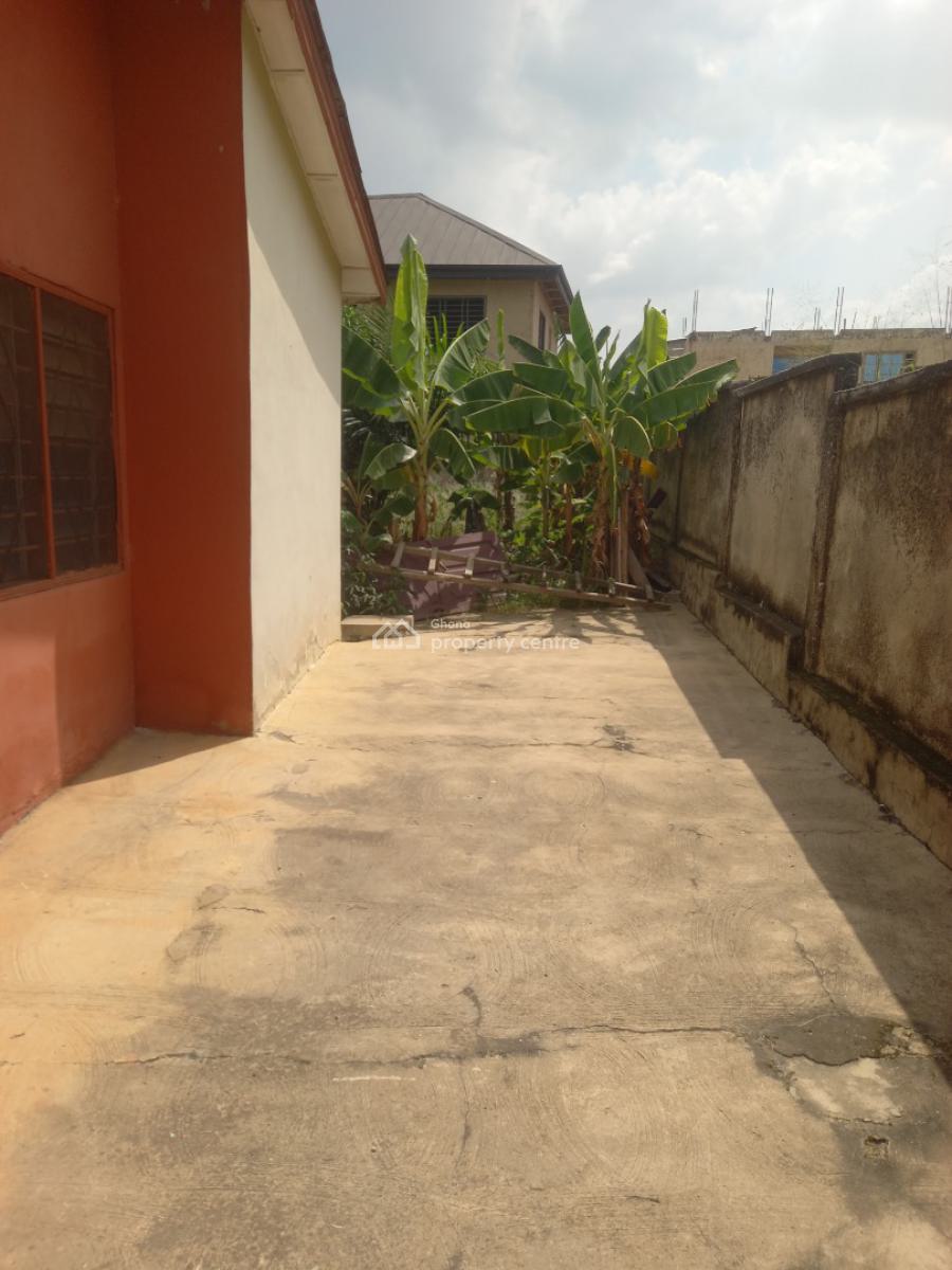 4 Bedrooms, Antoa, Near The Government Primary School., Kumasi Metropolitan, Ashanti, House for Sale