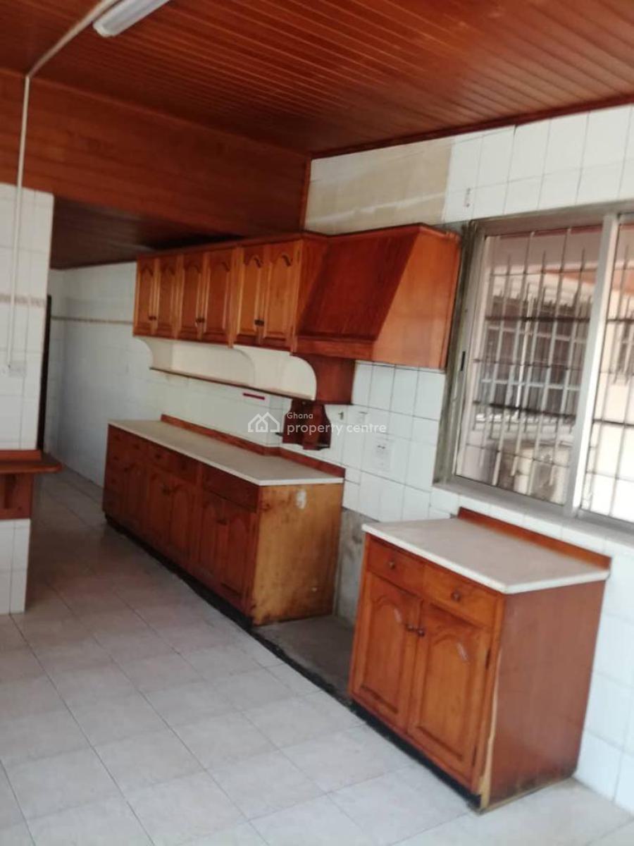 Executive 6-bedroom, Airport Residential Area, Accra, House for Rent