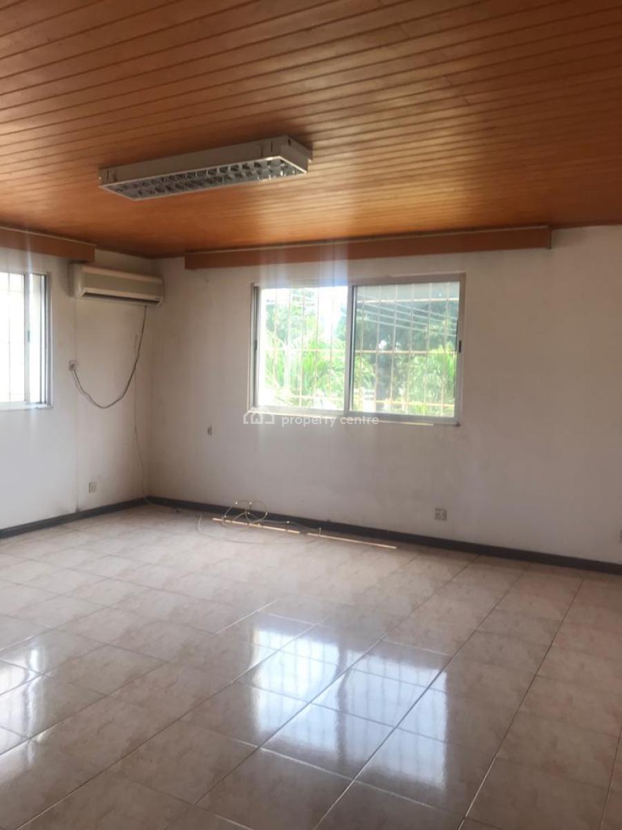 Executive 6-bedroom, Airport Residential Area, Accra, House for Rent