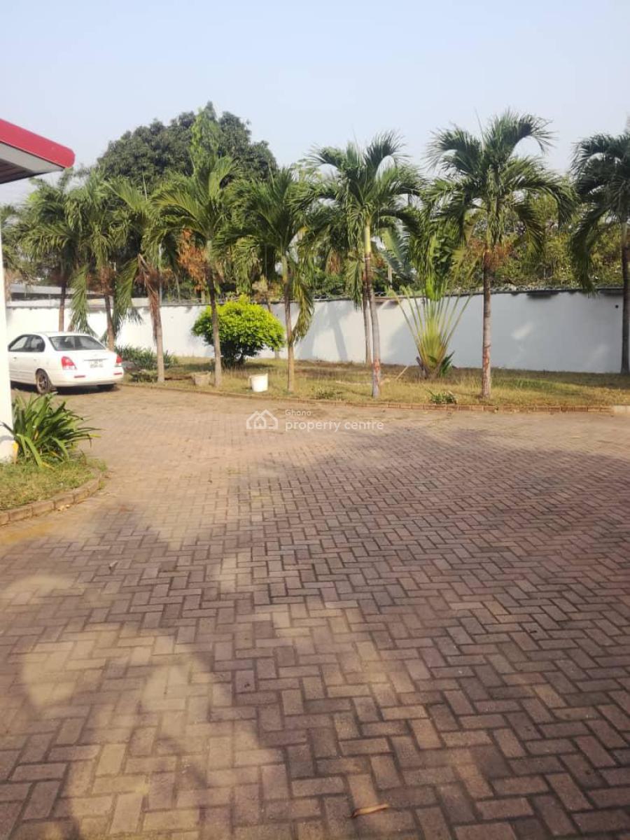 Executive 6-bedroom, Airport Residential Area, Accra, House for Rent