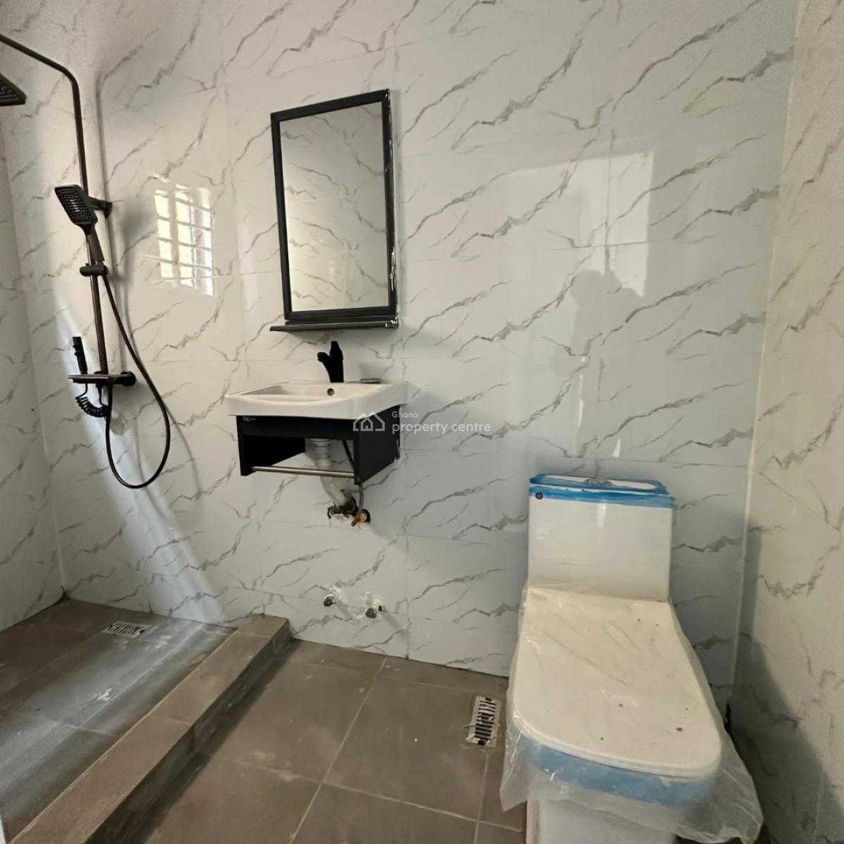 Executive 4 Bedrooms, Spintex, Accra, House for Sale